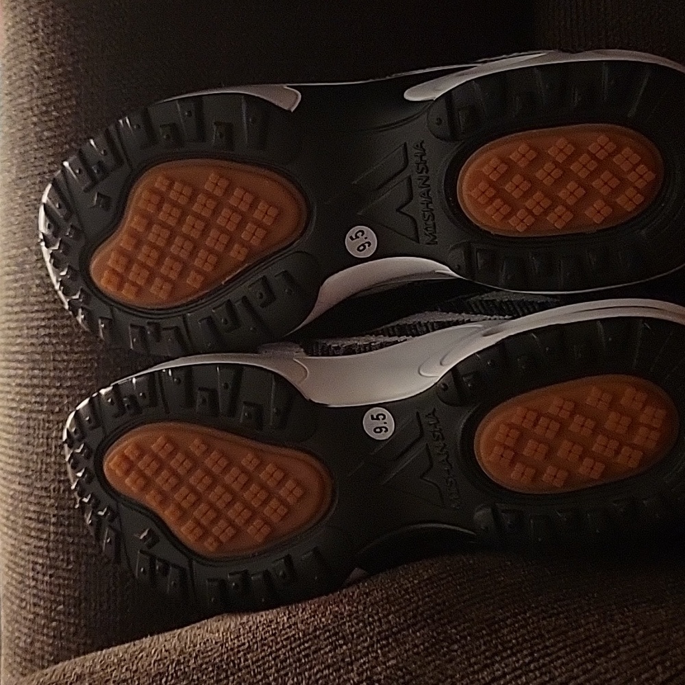 Mishansha athletic shoes, Women's size 9.5, black and white.